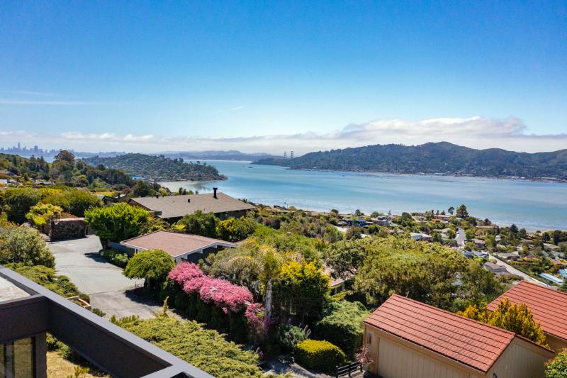 18 Noche Vista Lane, Tiburon