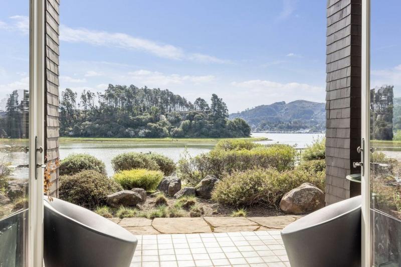 85 De Silva Island Drive, Mill Valley